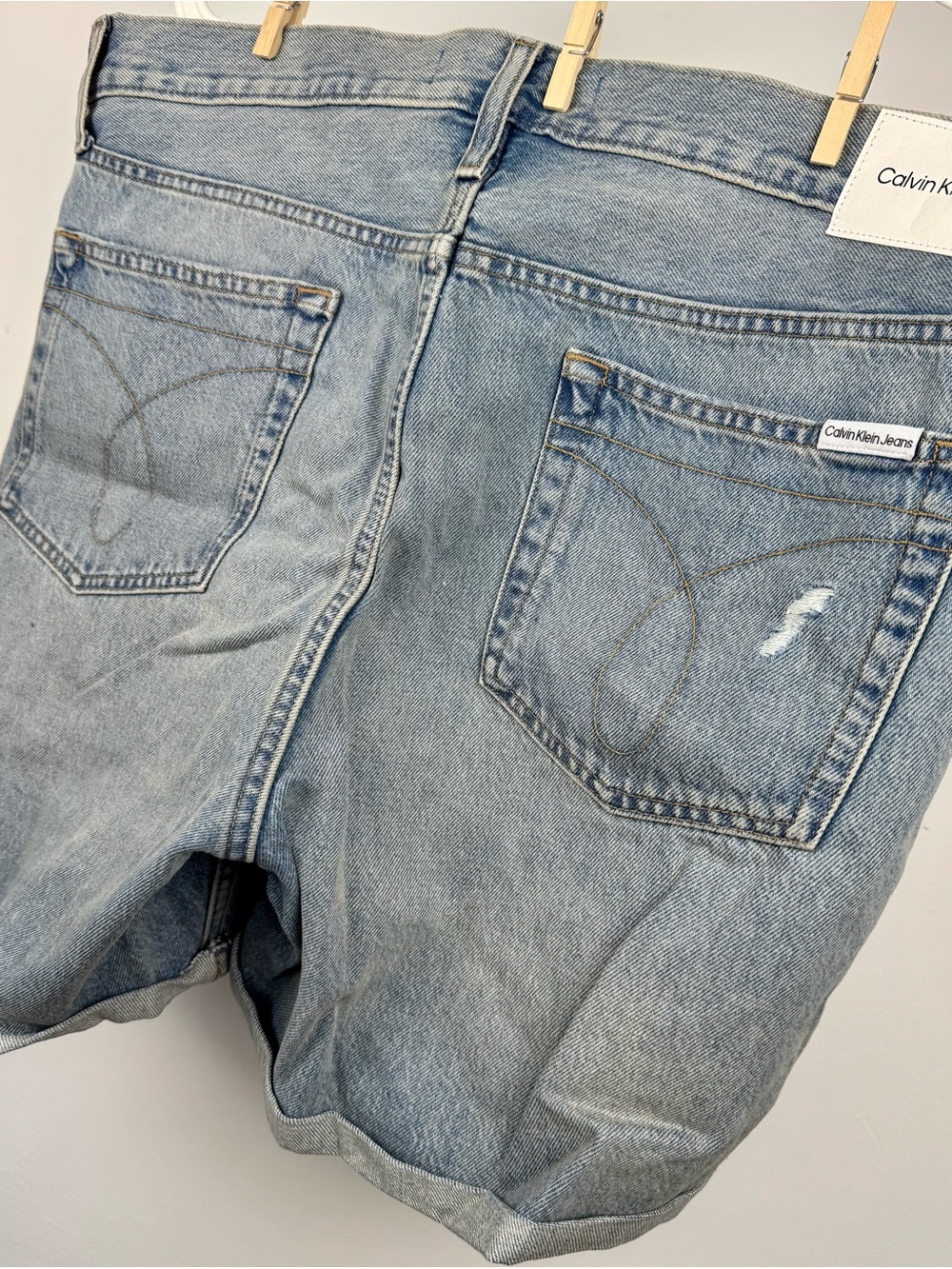 Calvin Klein Jeans Distressed Denim Shorts – Men’s W36